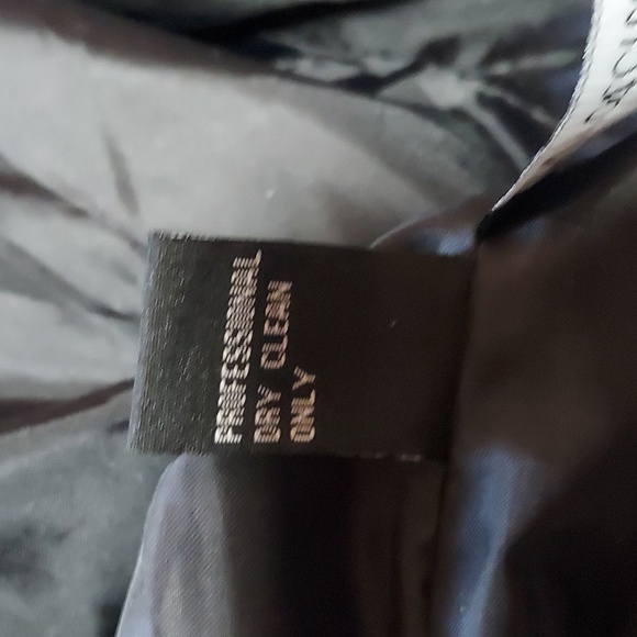 De'rotchild- Faux Fur, Size- S Cropped, Belted Fitted Evening Dress-Up Jacket. - Picture 8 of 10